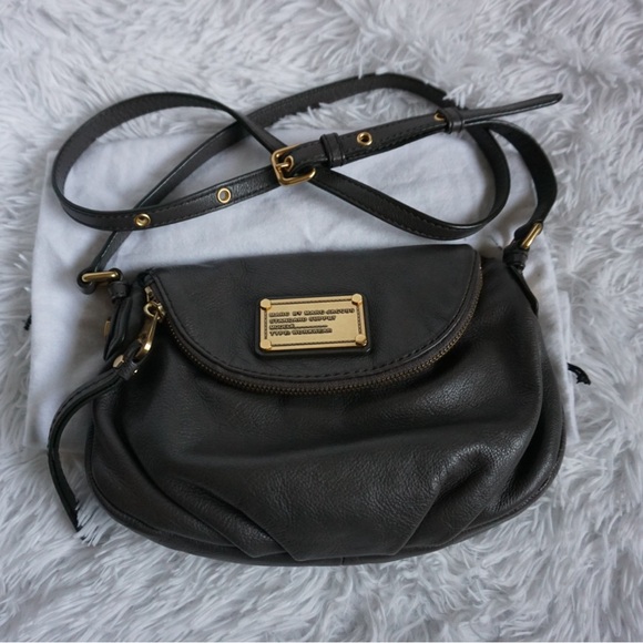 Marc by Marc Jacobs Mini Q Natasha Gray Leather Crossbody - Picture 1 of 10